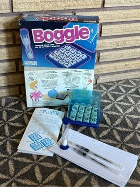 90's "Boggle" Game - 90's Game - Word Game - 2+ players game - 90's Boardgame